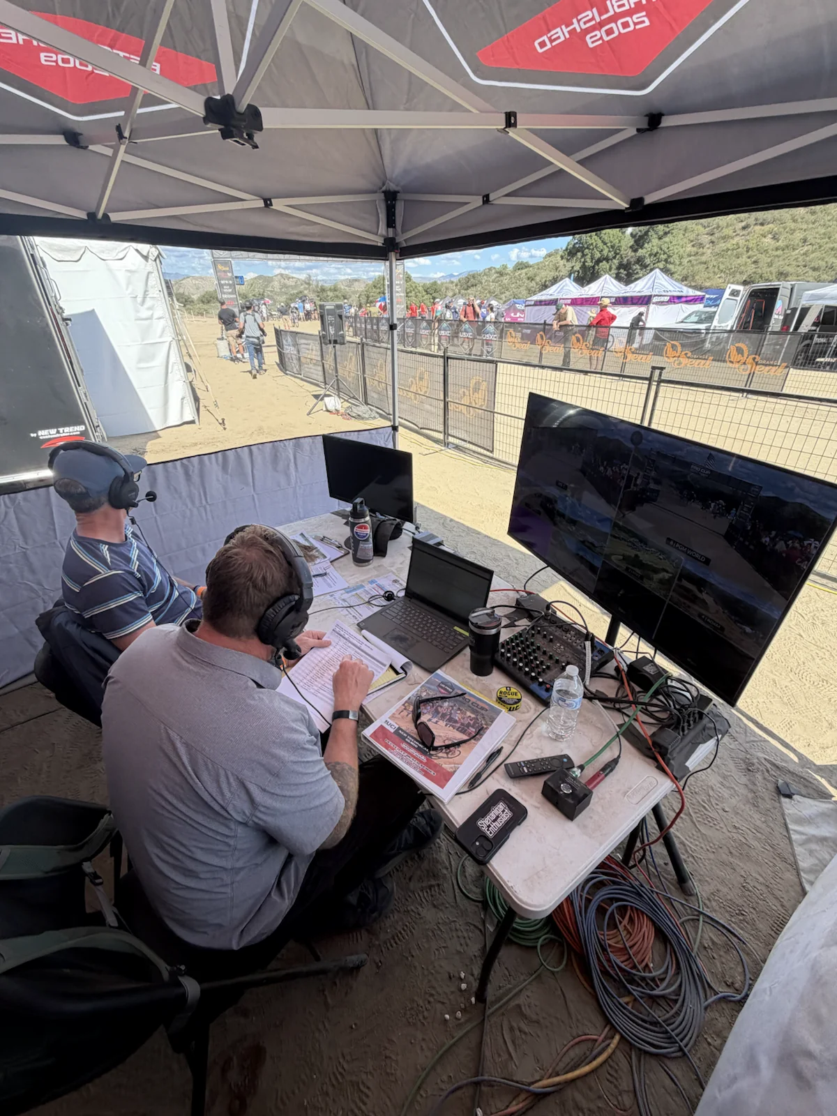 Live graphics and distribution workstation at an event